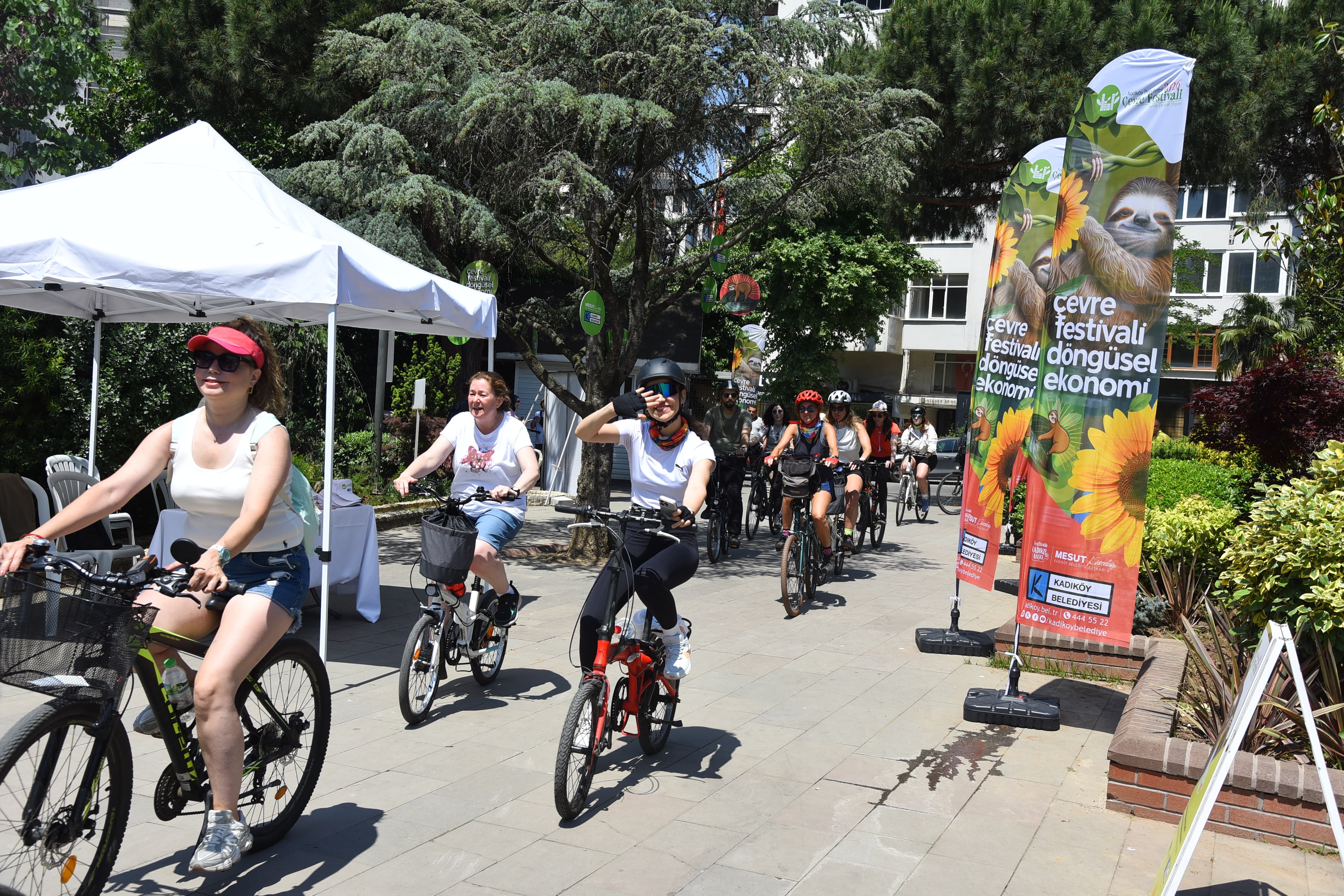 Pedallar çevre için döndü